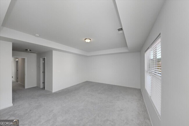 Building Photo - 541 Tulip Ln