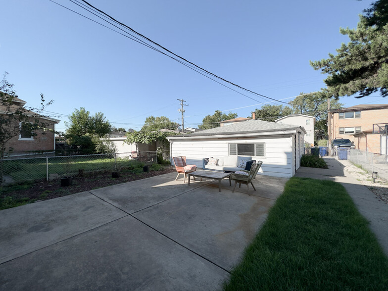Building Photo - 2728 N 75th Ave