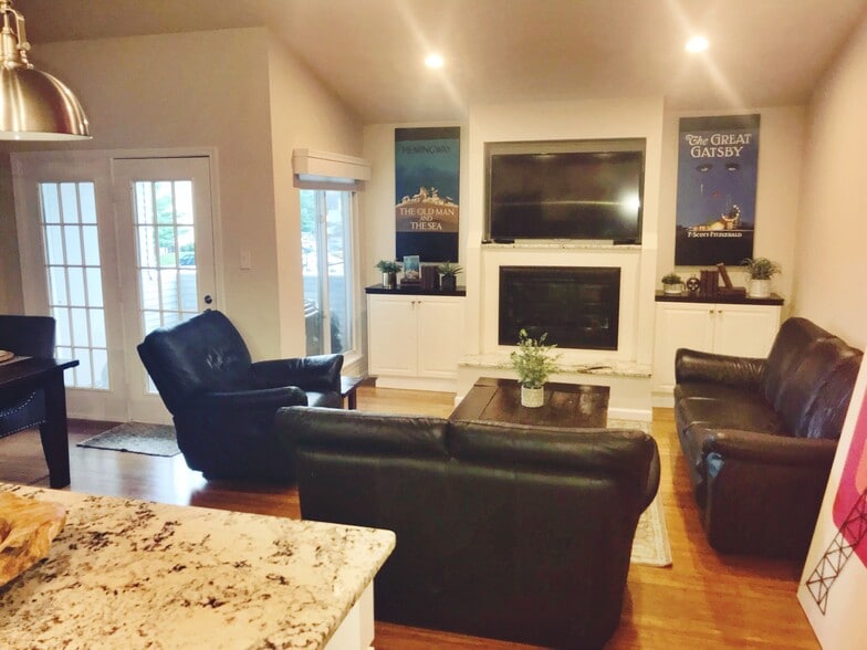 Living Room - 2153 Wainwright Ct
