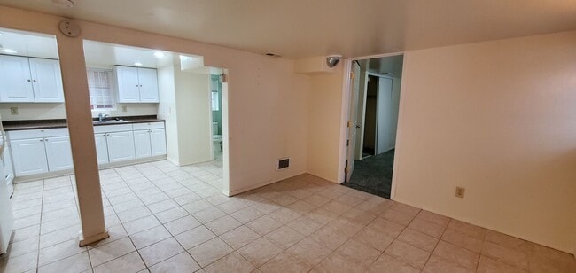 Building Photo - Washington House