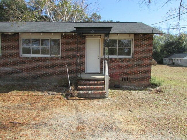 Primary Photo - End Unit of a Duplex