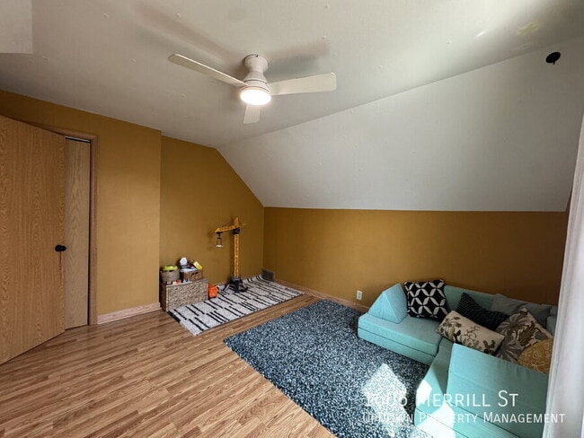 Building Photo - 1605 Merrill St