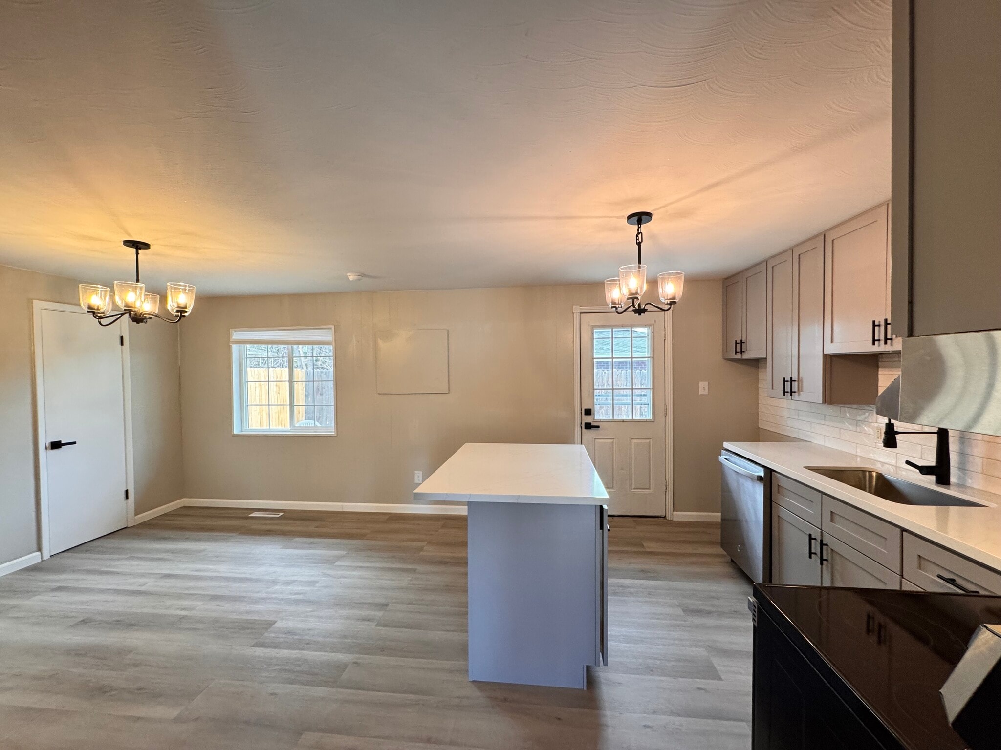 Building Photo - 10221 W 59th Pl