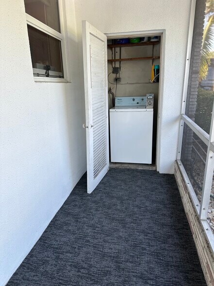 Building Photo - 13155 Emerald Dr