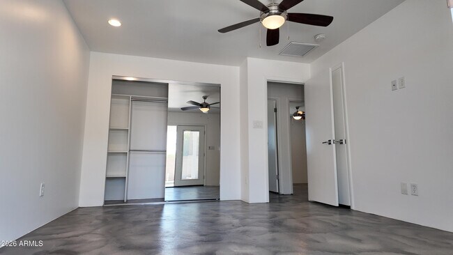 Building Photo - 8637 E Keim Dr