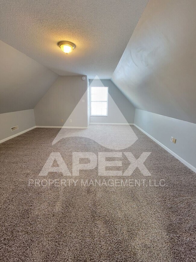 Building Photo - 3 Bd - 2 Ba Single Family Home in North Knoxville - Fountain City!