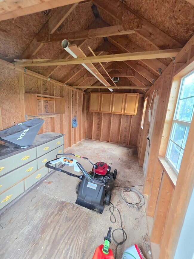 Building Photo - Charming 4-Bedroom Brick Ranch in Virginia Beach!