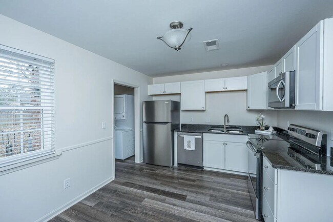 Building Photo - 306 Crestview Dr