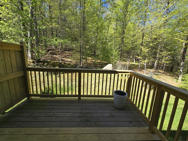 Building Photo - 23 Short Oak Dr