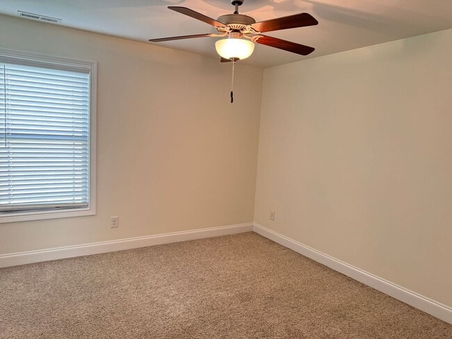 Building Photo - Beautiful 5 Bedroom, 2.5 bath Home in Hickory Wild Subdivision! Lawn care included!