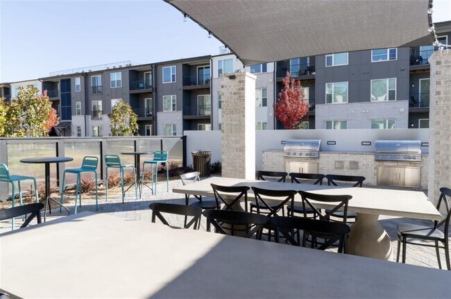 Building Photo - 305 Collins Industrial Way