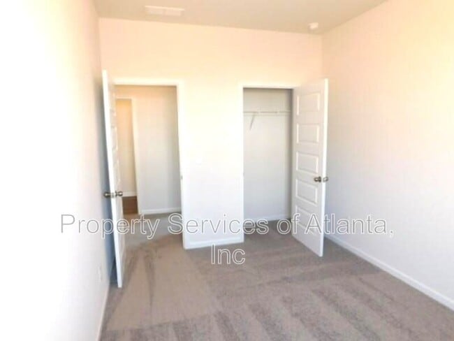 Building Photo - 246 Dupont Dr