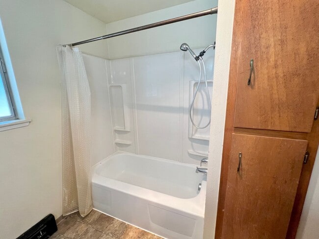 Building Photo - 4 Bedroom Home in Culdesac near CWU