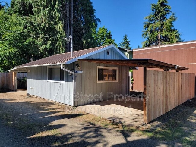 Primary Photo - 1140 SW Stamm Pl