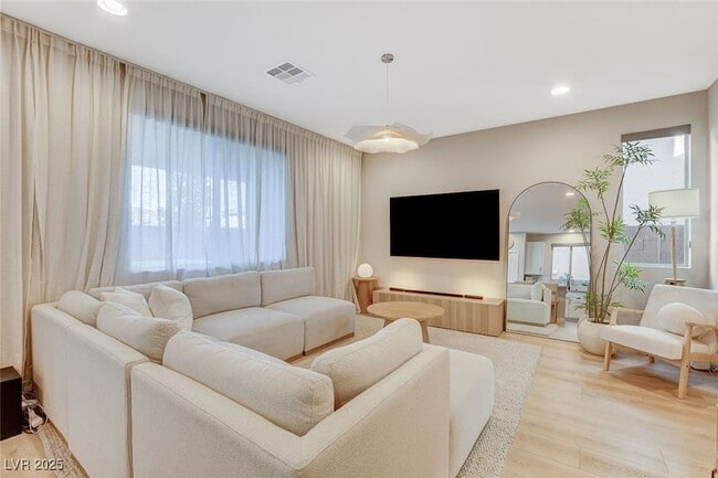 Building Photo - 9716 Jade Rise Ave