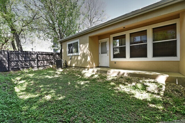 Building Photo - 3202 Eisenhauer Rd