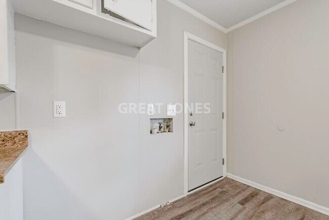 Building Photo - 1209 Hemlock St