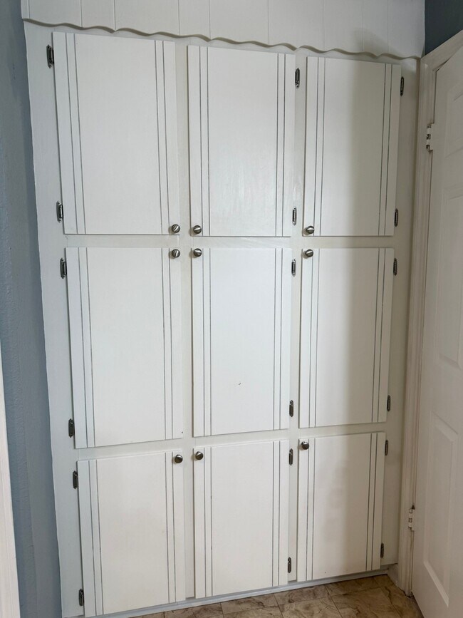 Building Photo - 12539 F Bar Dr