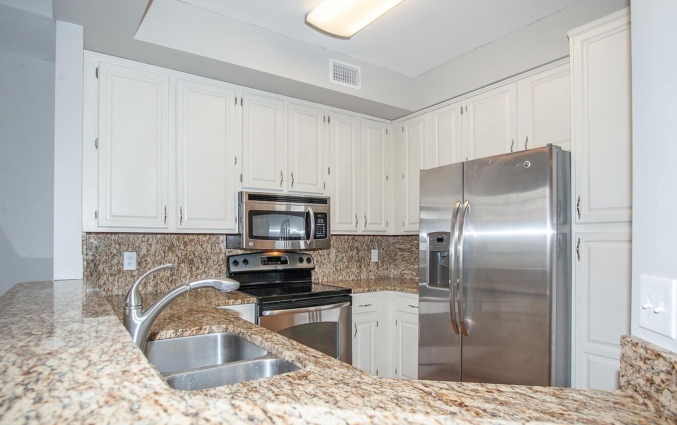 Building Photo - 6954 Ellingham Cir