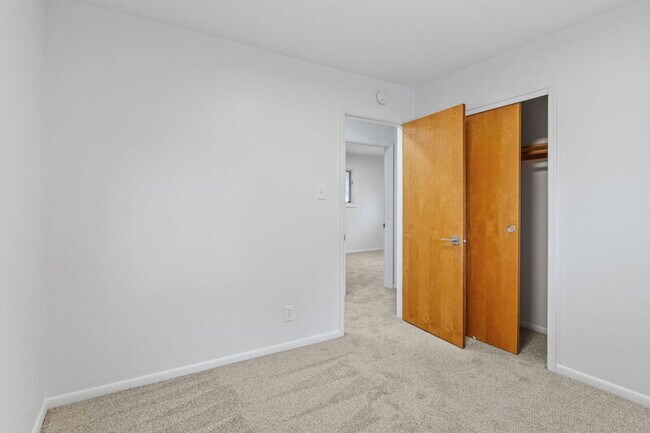 Building Photo - 309 Victory Ave