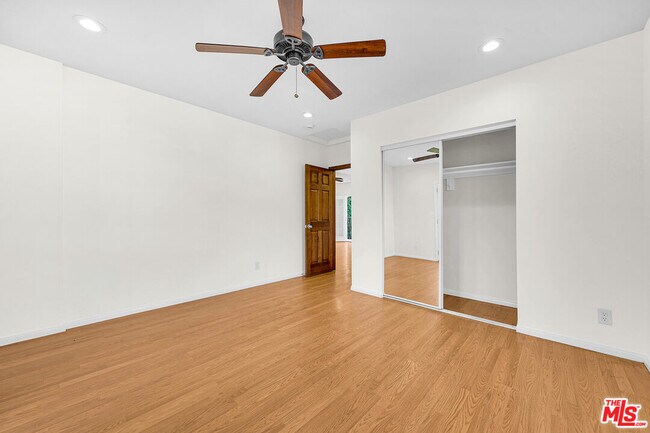 Building Photo - 743 N Las Palmas Ave