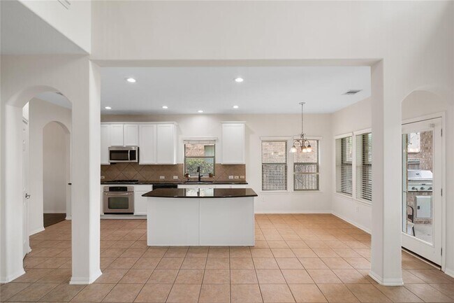 Building Photo - 114 E Lasting Spring Cir
