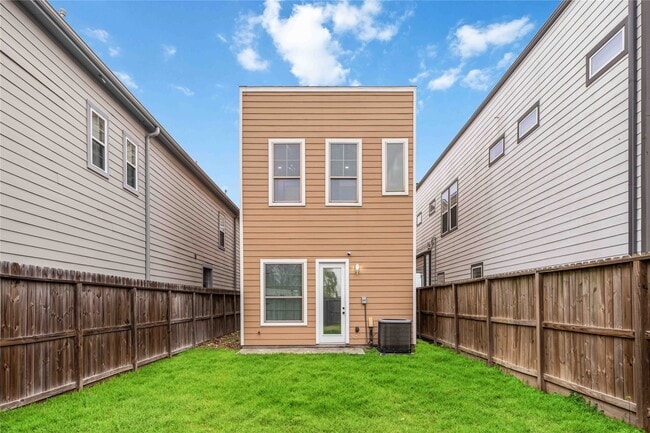 Building Photo - 14108 Bridgeport Rd