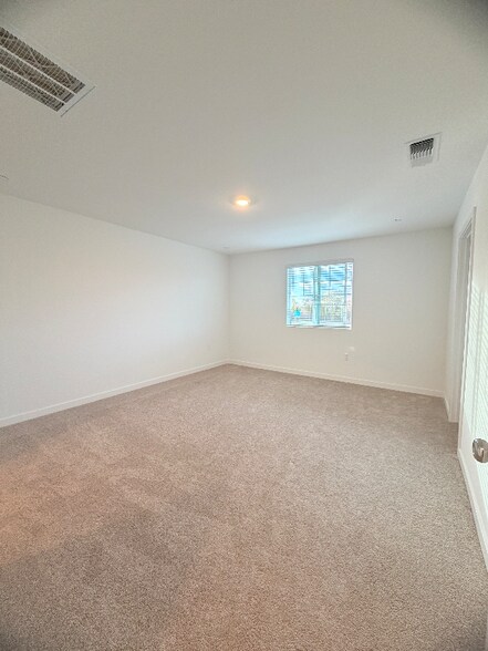 Building Photo - 1486 Sea Holly St