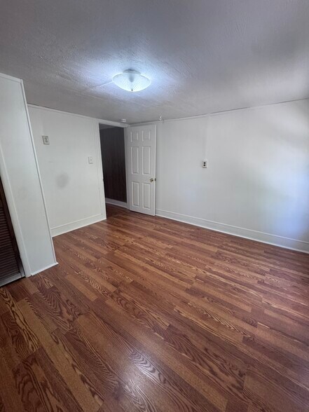 Building Photo - 60 Lanning Ln