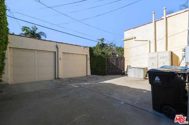 Building Photo - 809 N La Jolla Ave