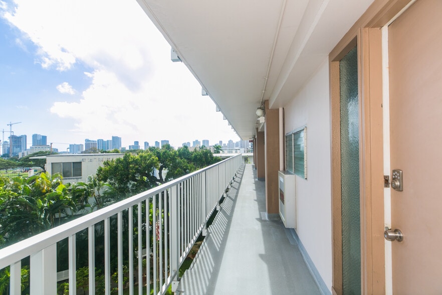 Building Photo - 1617 Keeaumoku St