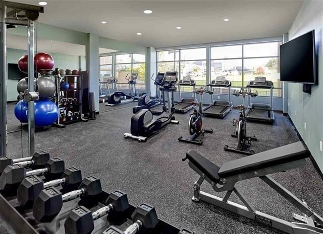 Building Photo - 250 AVENUE E