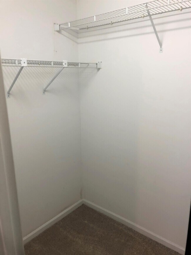 Building Photo - 19827 Henderson Rd