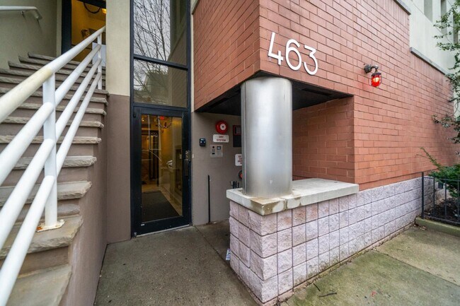 Building Photo - 463 1st St