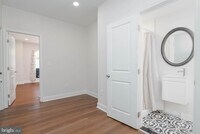 Building Photo - 508 N Linwood Ave