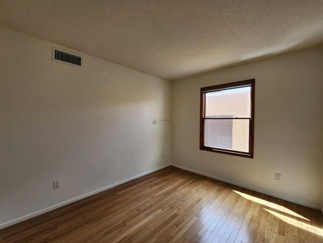 Building Photo - 3100 Plaza Blanca