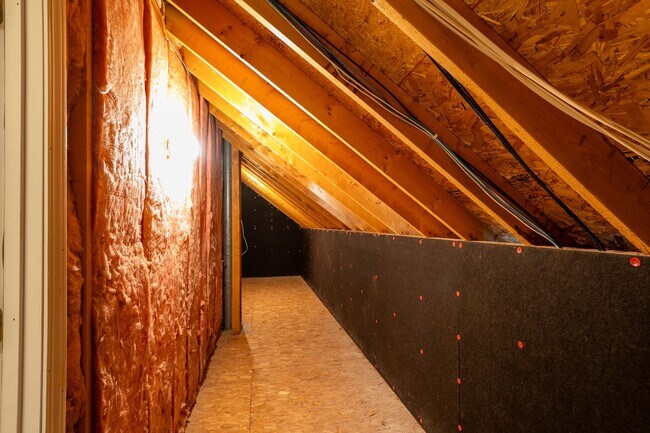 Building Photo - 2612-2614 Northampton Dr.