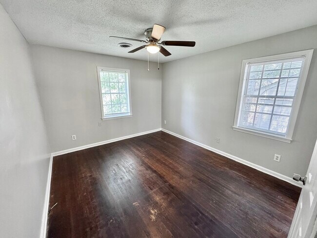 Building Photo - 4140 Crain Rd