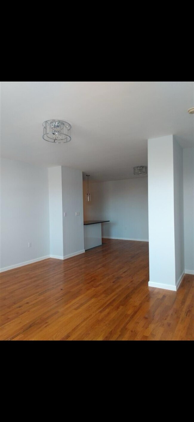 Building Photo - 44 Sherman Ave