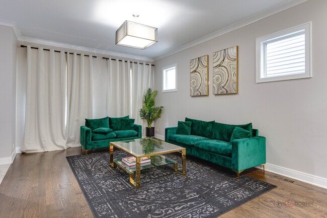 Building Photo - 3931 S Wells St