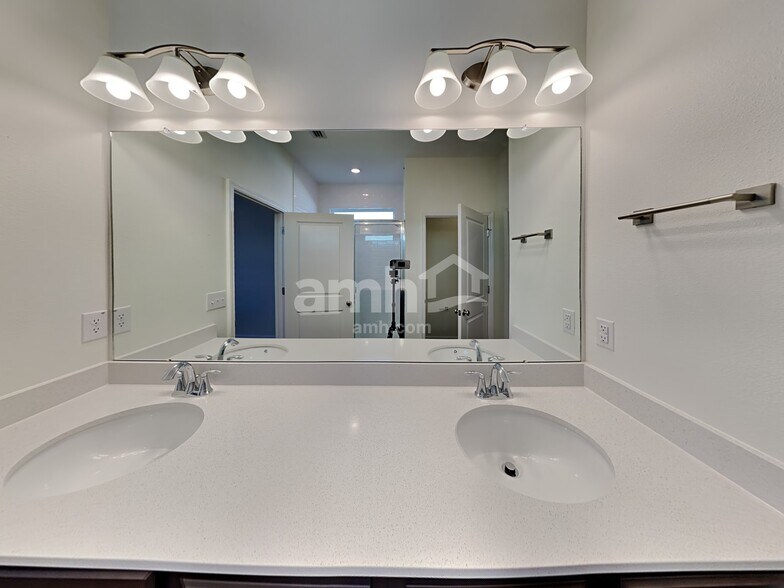 Building Photo - 3228 Bridge Haven Dr