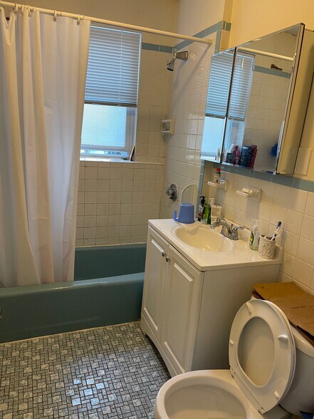 Building Photo - 362 Highland Ave