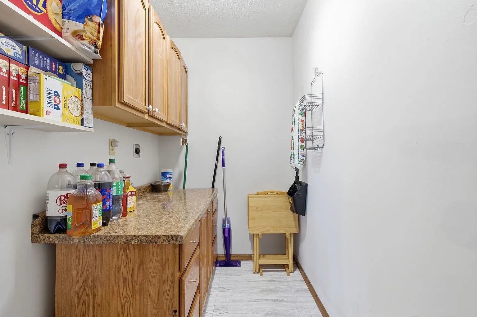 Building Photo - 705 Eastview Dr