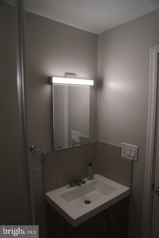 Building Photo - 410 Monmouth St