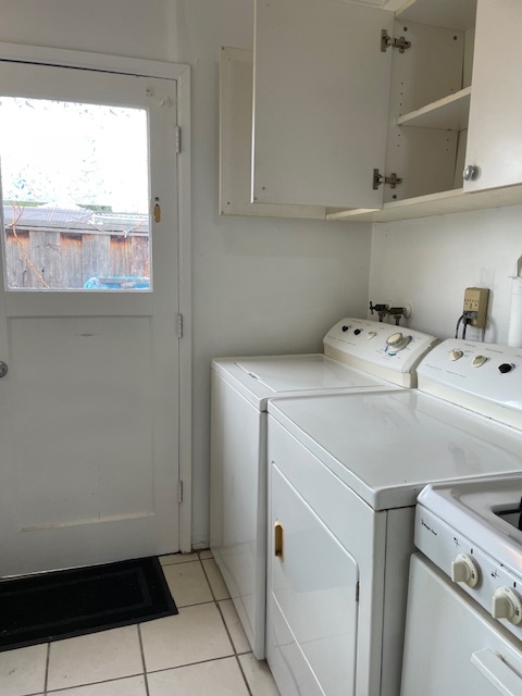 Washer & Dryer - 3123 Alma St