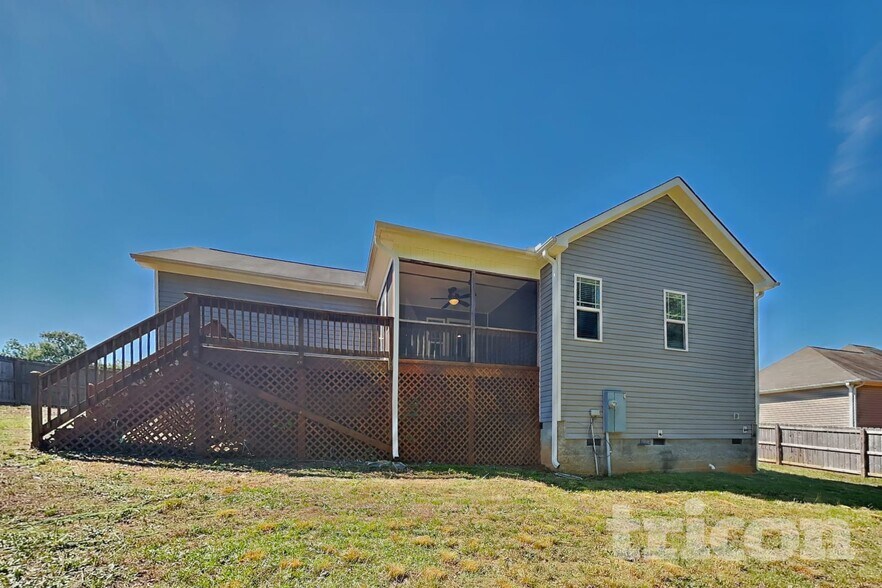 Building Photo - 302 Oxfordshire Dr