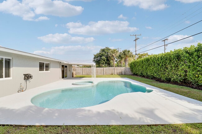 Building Photo - 636 Eastwind Dr