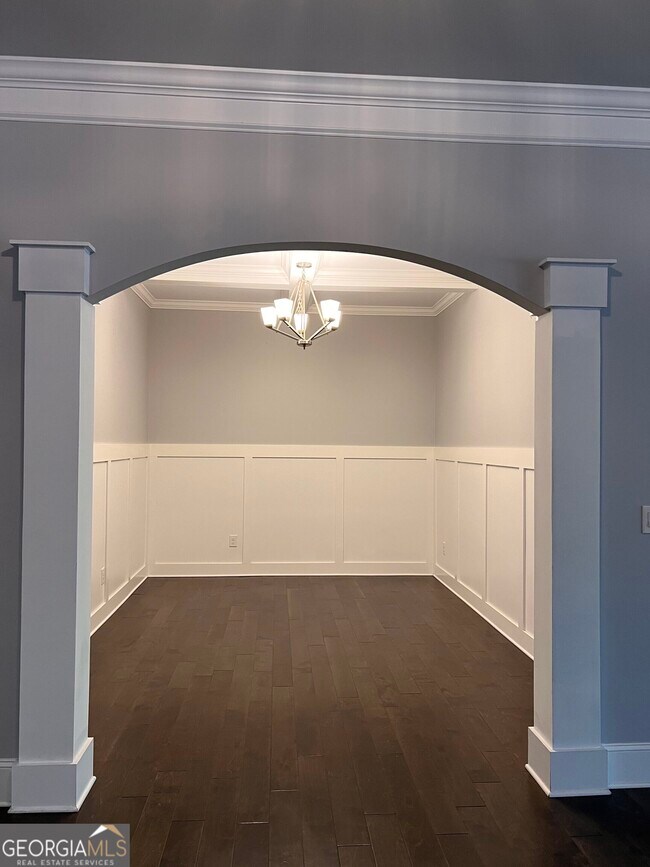 Building Photo - 4080 Mayhill Cir