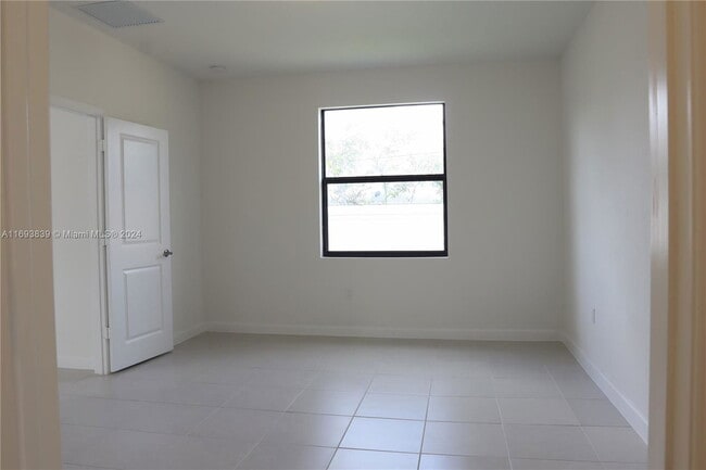 Building Photo - Oakmont, Dania Beach, FL 33068 - 3 BR 2.5 ...