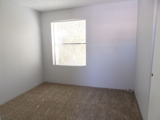 Building Photo - 2 BDRM TWNHSE AT POINTE TAPATIO